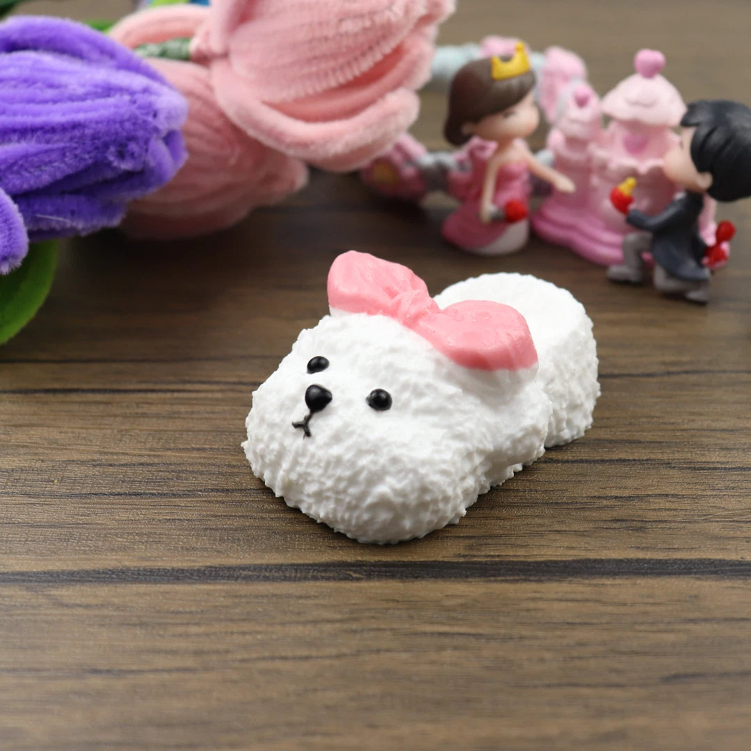Letssquishy Taba Squishy: 小さなクマの白いスリッパ – 手作りシリコンスクイーズフィジェットトイ