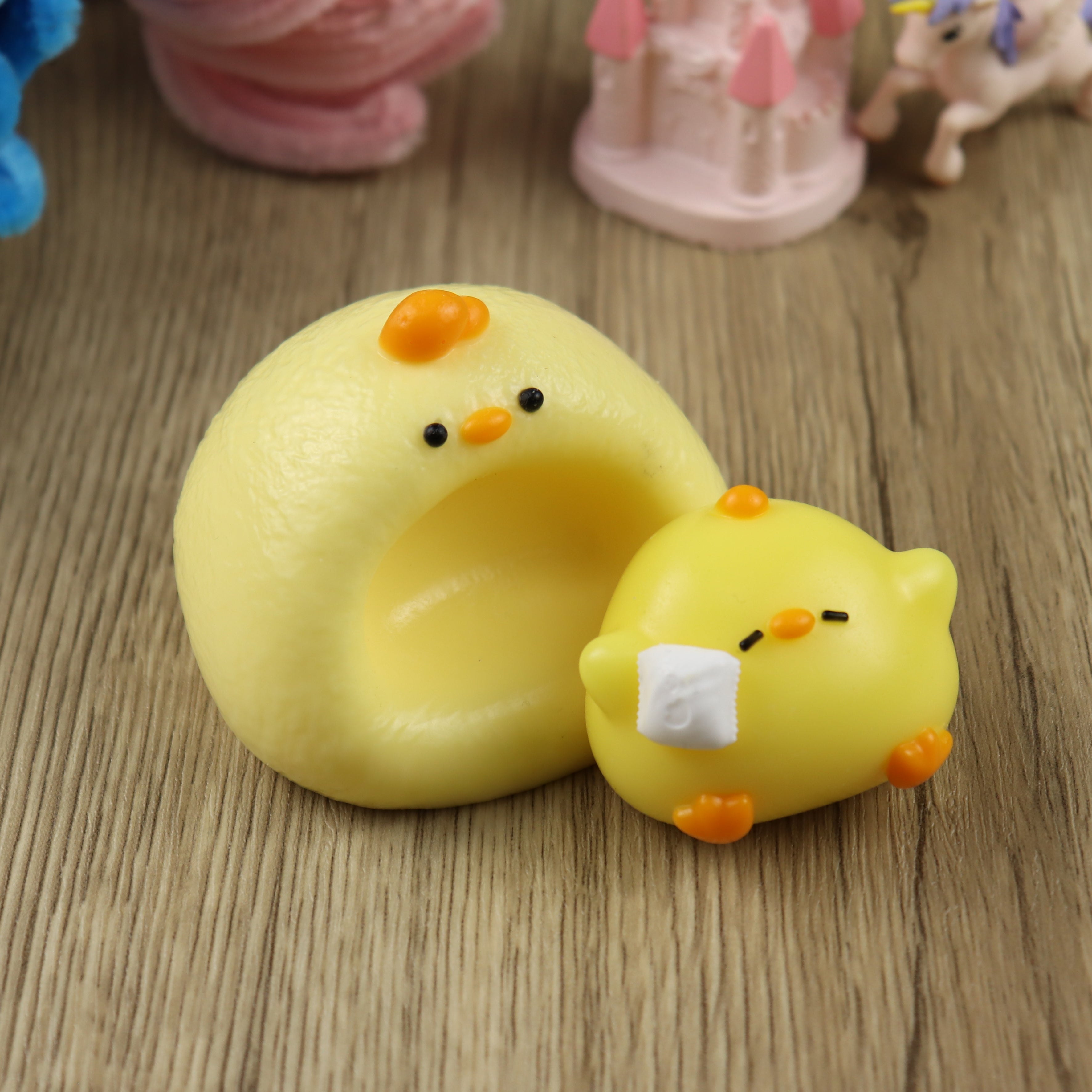 Letssquishy Taba Squishy：ソファで眠るかわいいひよこ - 手作りシリコンスクイーズフィジェットトイ
