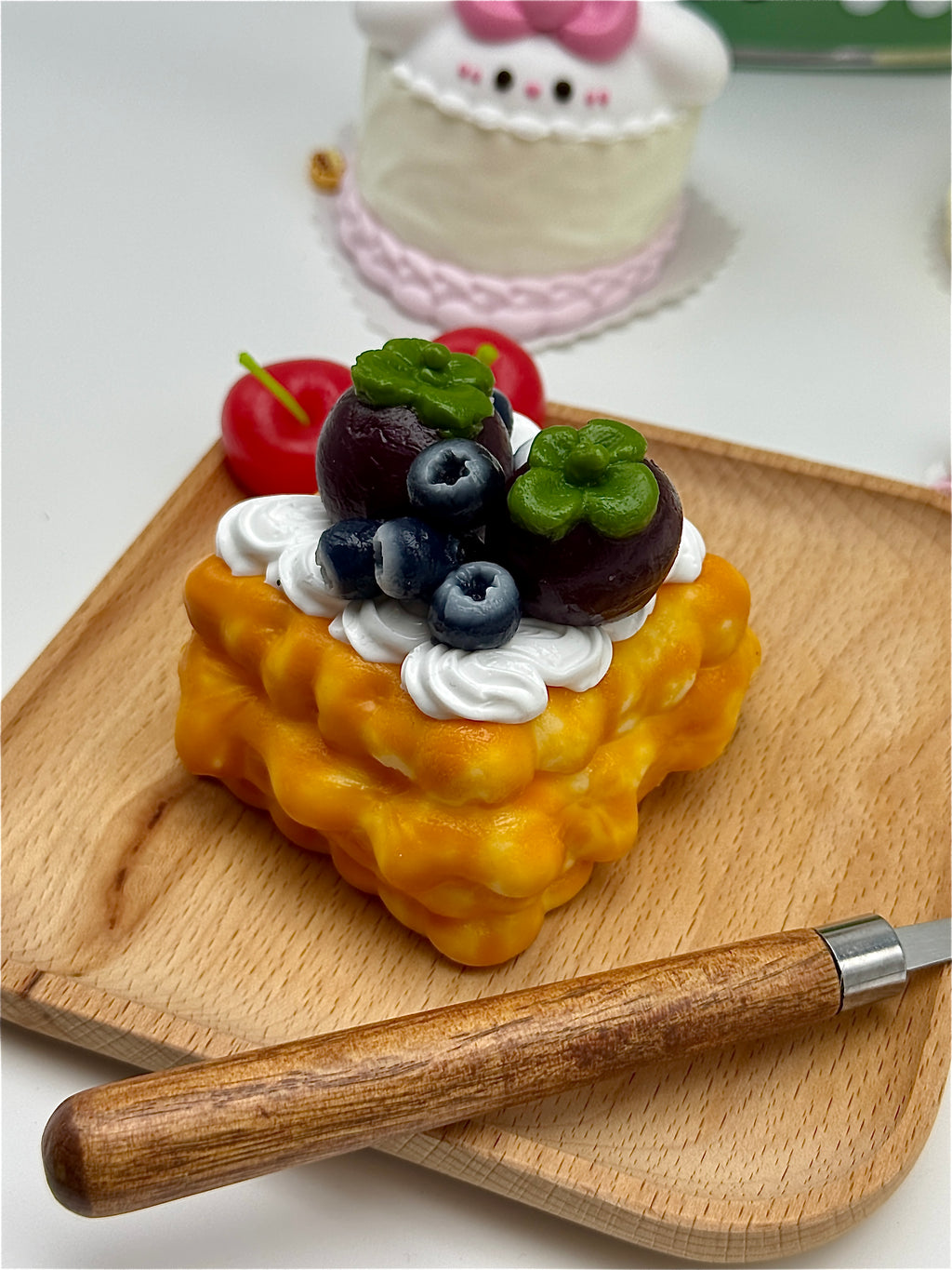 Letssquishy Tabaスクイーズ：リアルなマンゴスチン＆ブルーベリーワッフル - 手作りシリコンデザートフィジェットトイ