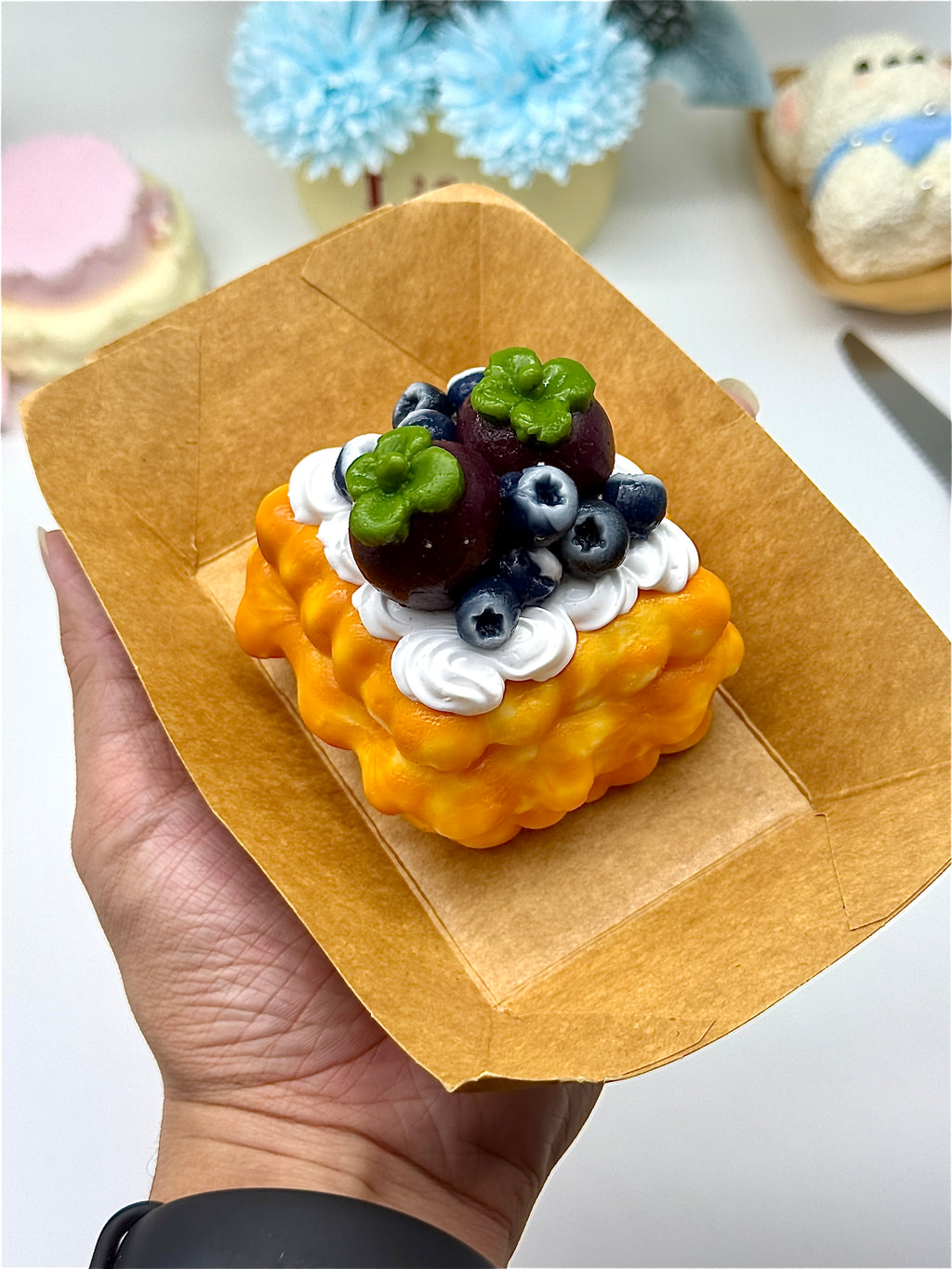 Letssquishy Tabaスクイーズ：リアルなマンゴスチン＆ブルーベリーワッフル - 手作りシリコンデザートフィジェットトイ