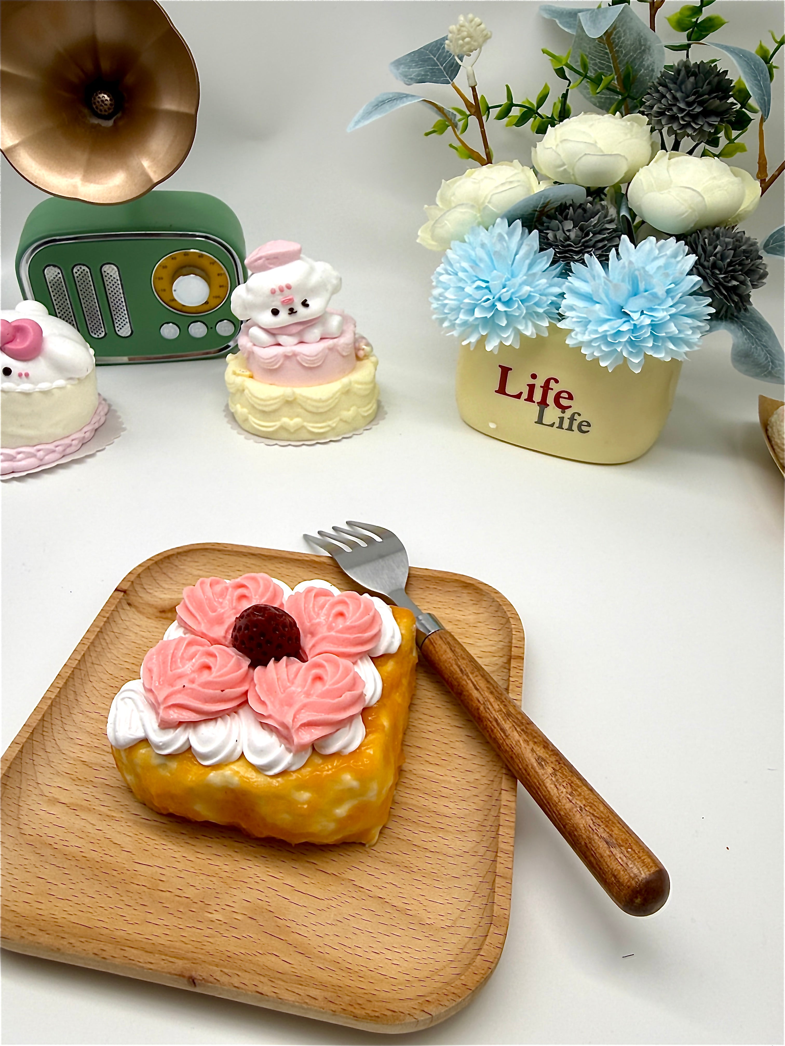 Letssquishy Taba スクイーズ ピンクローズクリームワッフル – リアルなシリコン製デザートフィジェットトイ