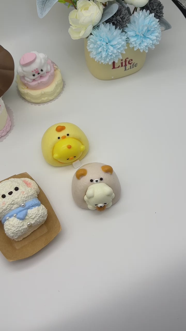 Letssquishy Taba スクイーズィー 愛らしい小さなソファとピンクのブタのかわいい装飾フィギュア